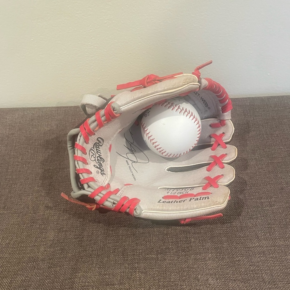 Rawlings Baseball Glove with Ball